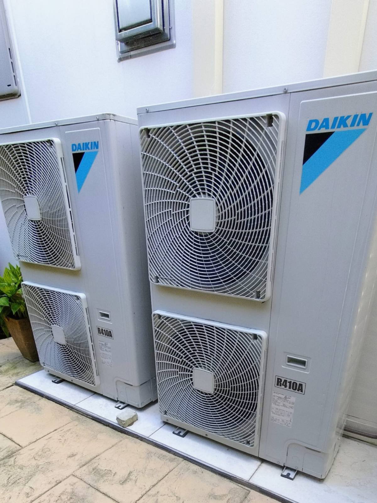 AC